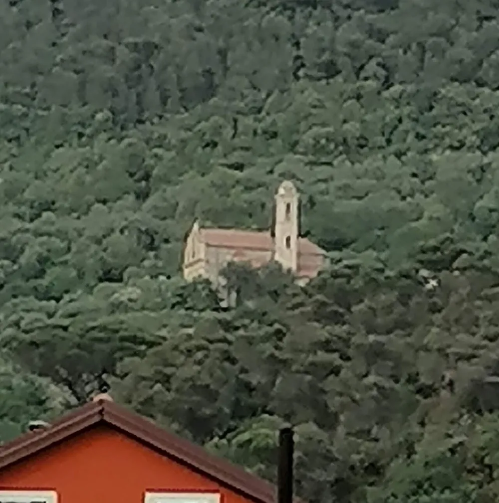 Chiesa parrocchiale dei Santi Cipriano e Gennaro (Finale Ligure, Calvisio), Finale Ligure — exterior