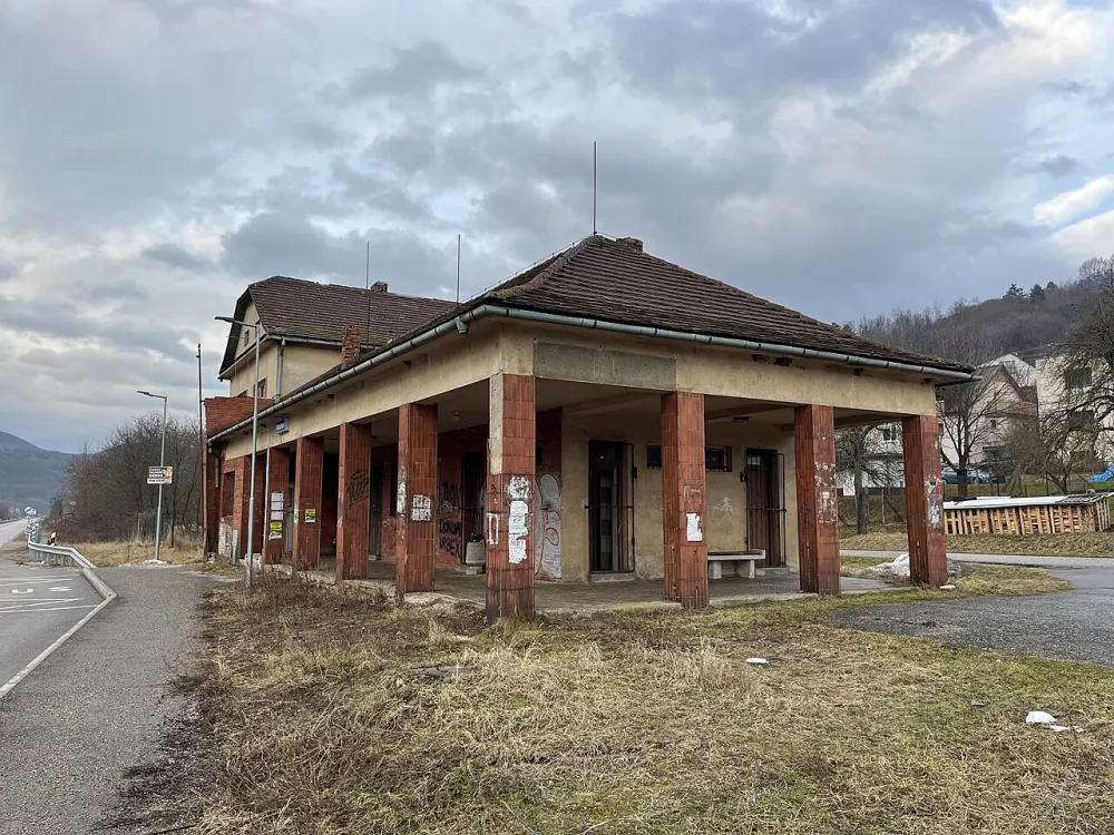 Kaplnka Ružencovej Panny Márie (Milochov), Považská Bystrica — exterior