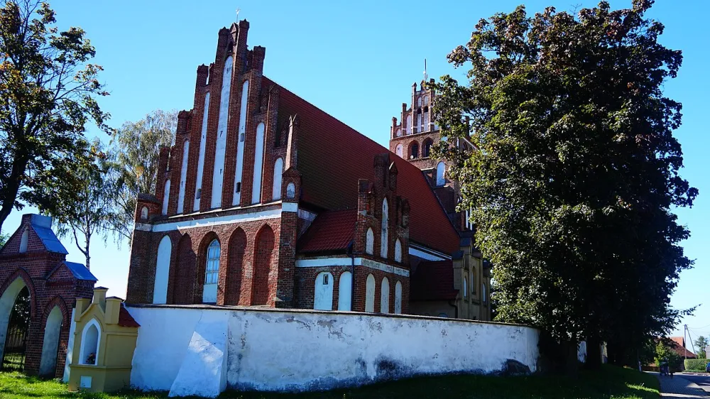 Św. Apostołów Piotra i Pawła, Kiwity, Kiwity — exterior