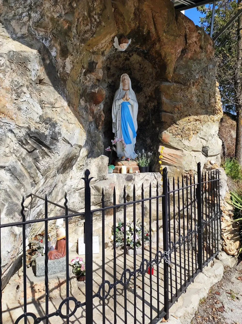 Santuario della Madonna del Castello / Regina degli Apostoli (Caraglio), Caraglio — exterior
