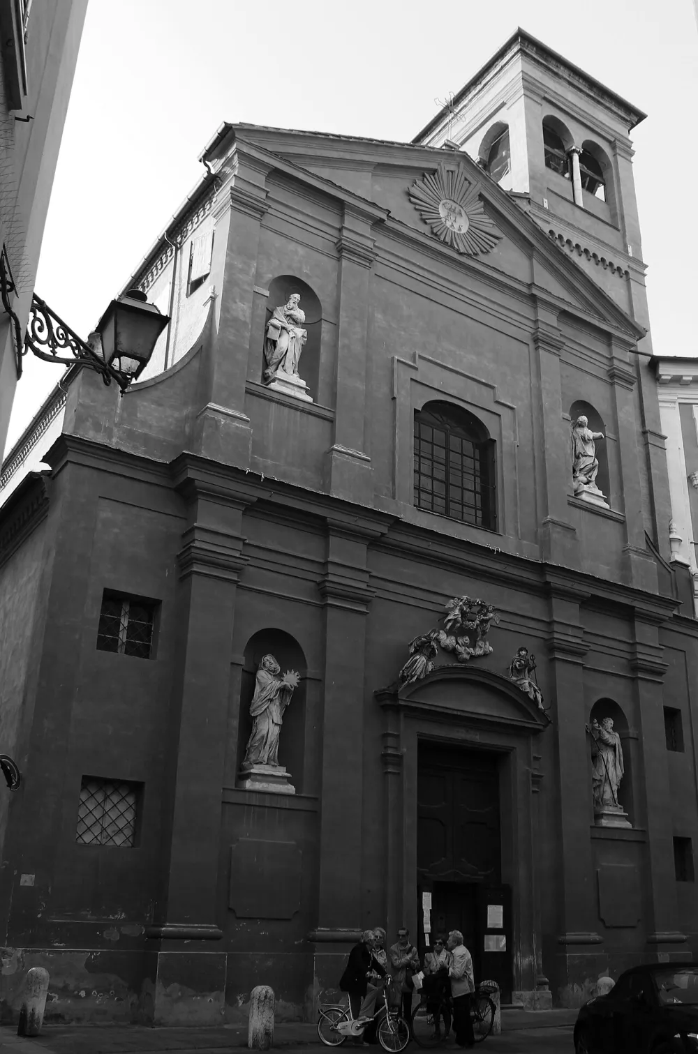 Chiesa San Barnaba, Modena — exterior