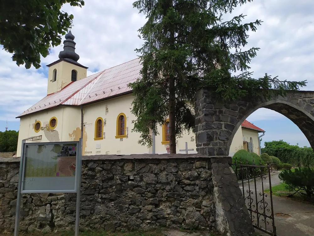 Kostol sv. Barnabáša, Hradište, okres Partizánske — exterior