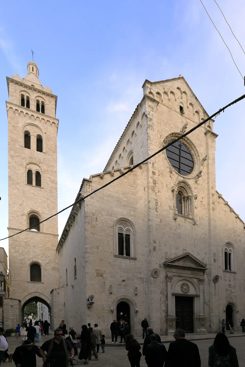 Basilica Concattedrale Santa Maria Maggiore, Barletta — exterior