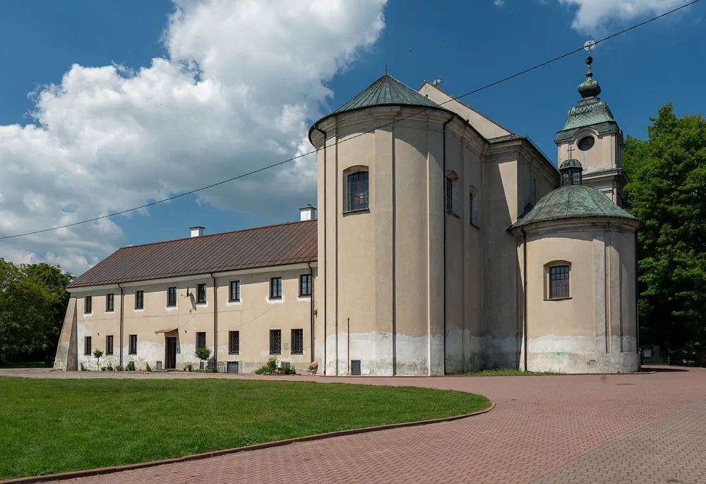 Matki Bożej Szkaplerznej, Warka, Warka — exterior