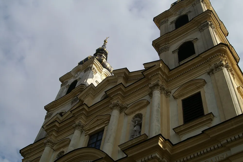 Bazilika Sedembolestnej Panny Márie (diecézna svätyňa, pavlíni), Šaštín - Stráže — exterior
