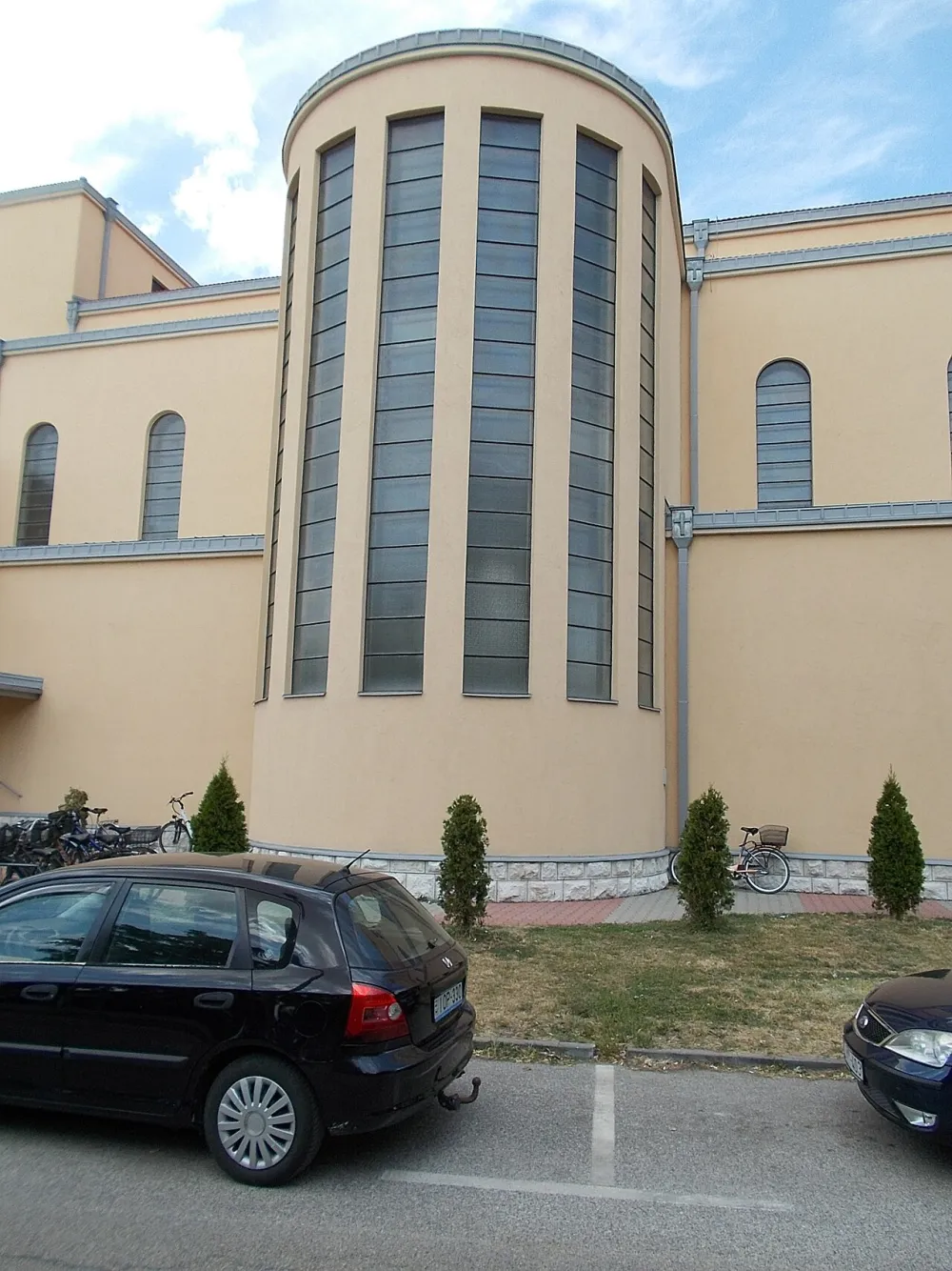 Jézus Szíve-templom, Csorna — exterior