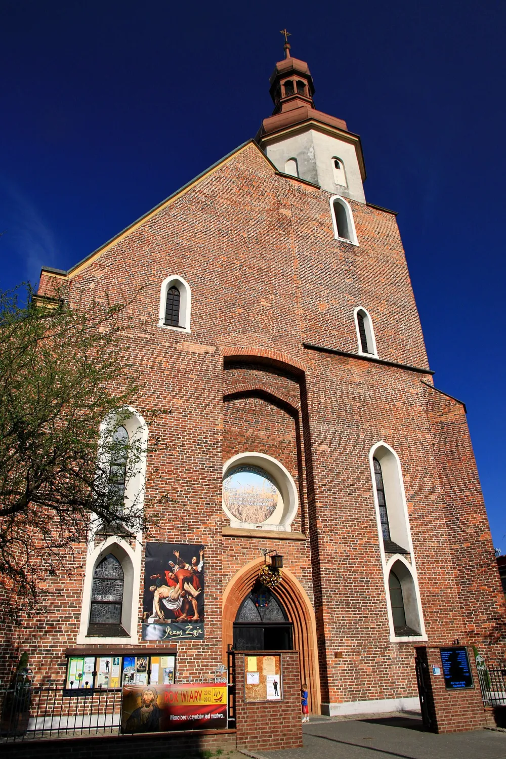 Św. Apostołów Filipa i Jakuba, Żory, Żory — exterior