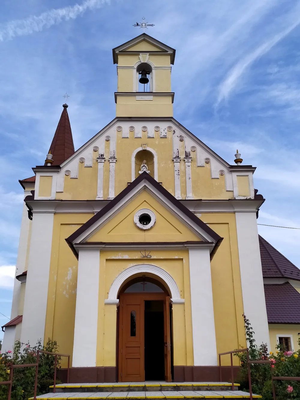 Farský kostol Nepoškvrneného počatia Panny Márie, Rybany — exterior