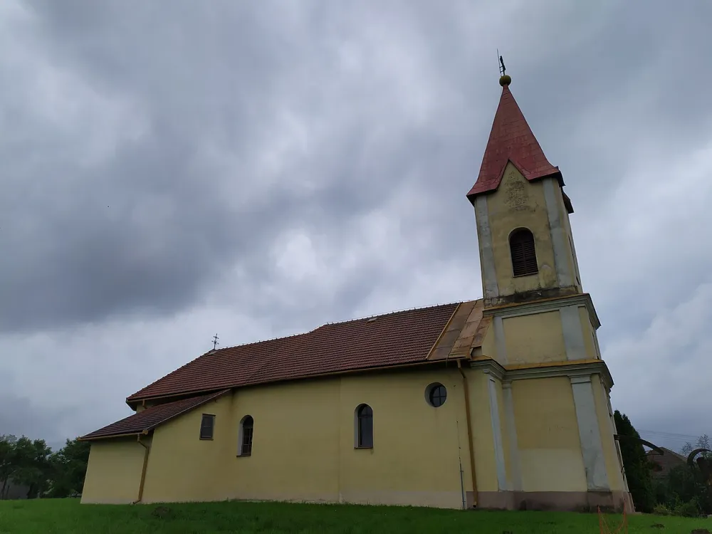 Farský kostol narodenia Panny Márie, Čoltovo — exterior