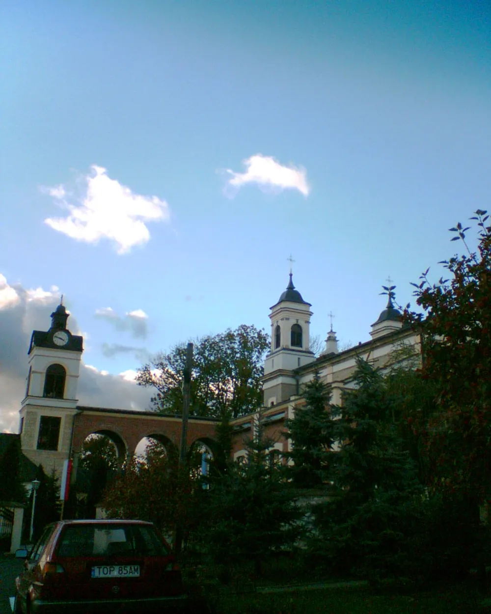 Św. Stanisława Biskupa i Męczennika, Ożarów, Ożarów — exterior