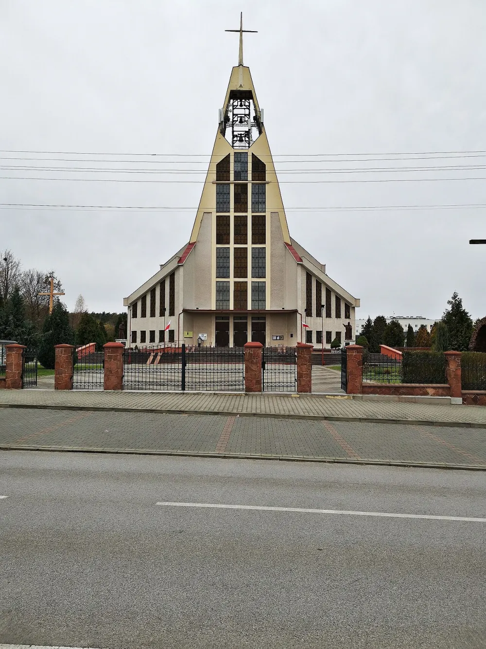 św. Brata Alberta, Skarżysko-Kamienna, Skarżysko-Kamienna — exterior