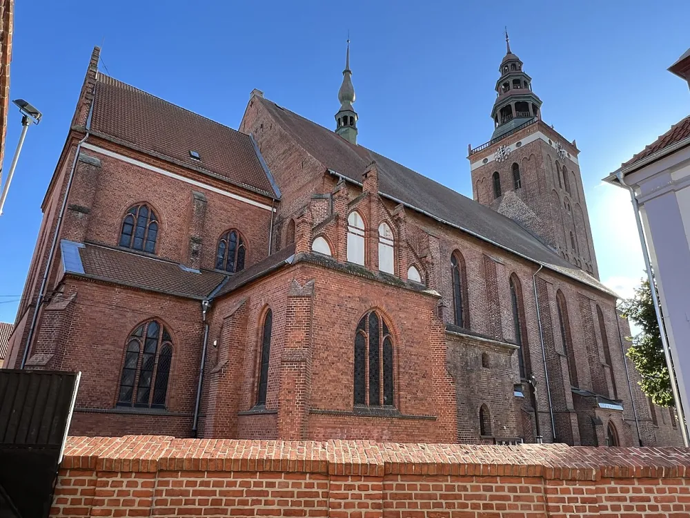 Św. Apostołów Piotra i Pawła, Lidzbark Warmiński, Lidzbark Warmiński — exterior