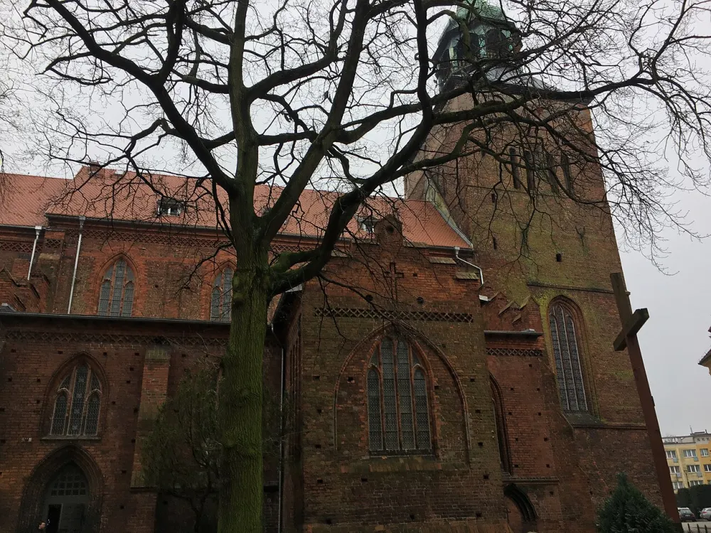 Narodzenia Najświętszej Maryi Panny, Białogard, Białogard — exterior