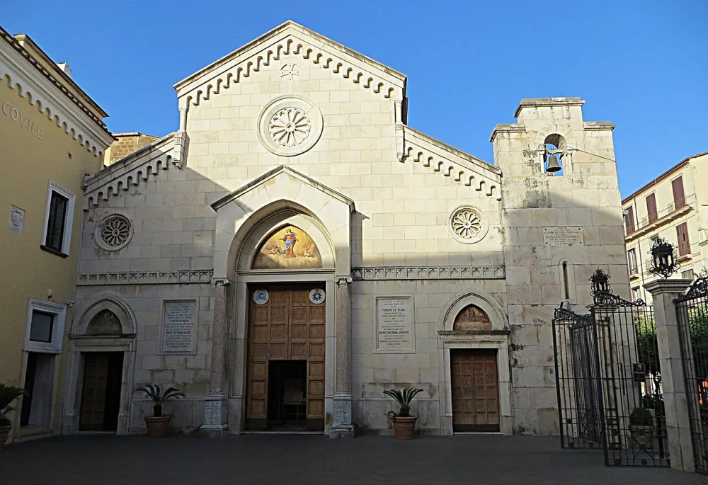 Cattedrale dei Santi Filippo e Giacomo, Sorrento — exterior