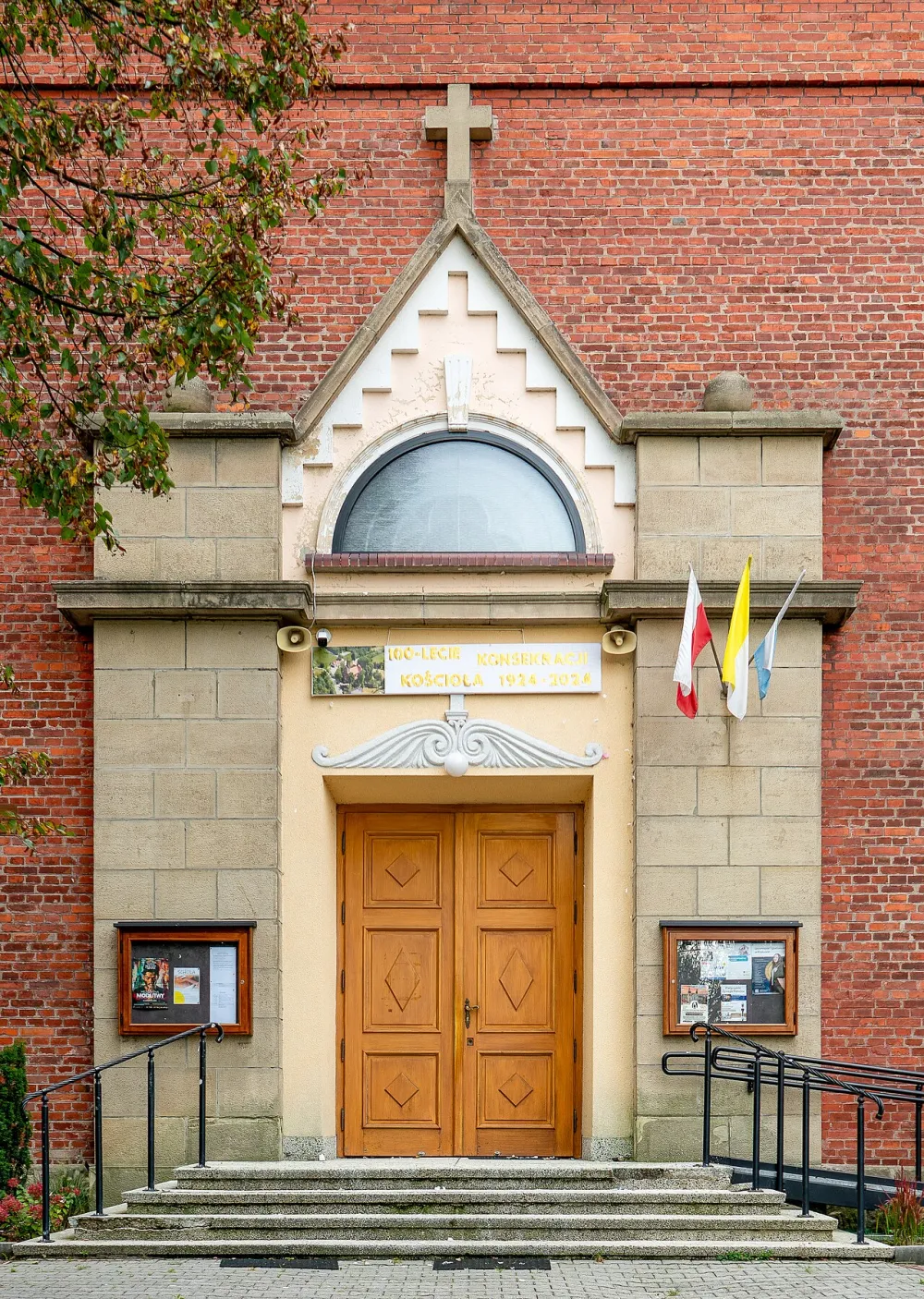 Trójcy Przenajświętszej, Krzywaczka, Krzywaczka — exterior