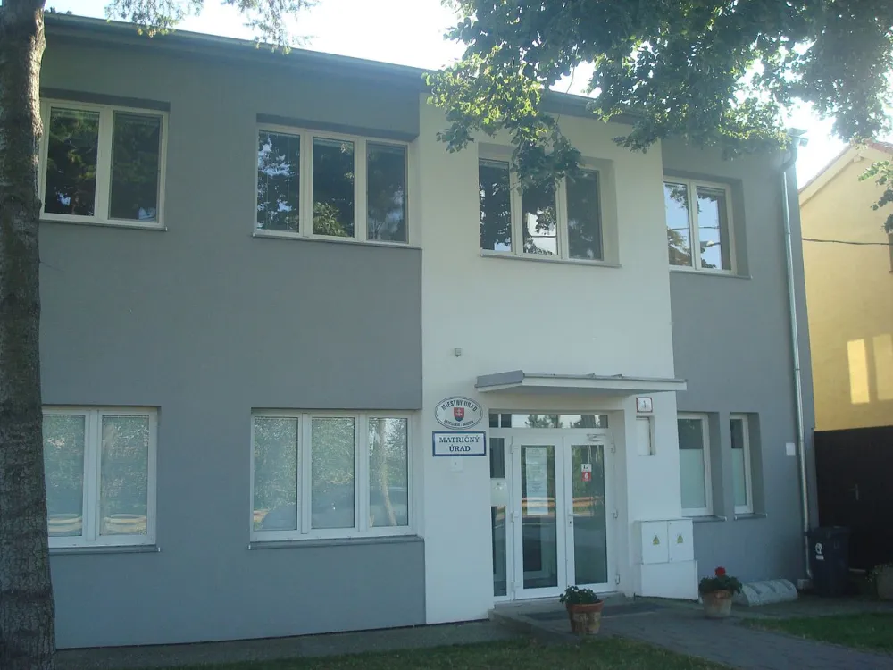 Farský kostol sv. Mikuláša (Jarovce), Bratislava — exterior