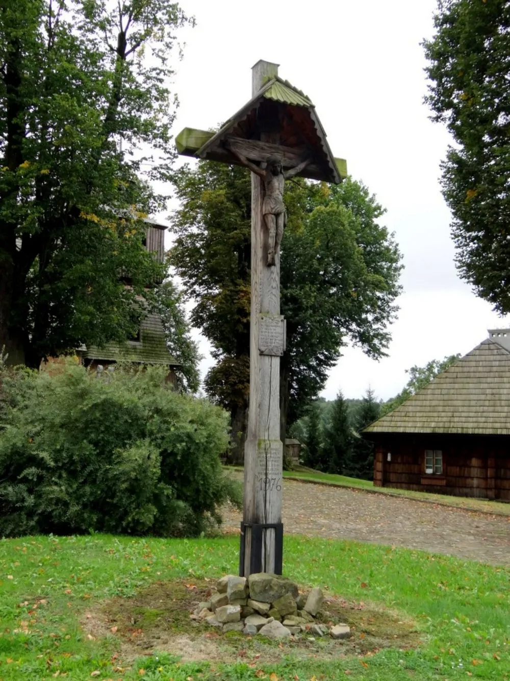 Wszystkich Świętych, Blizne, Blizne — exterior