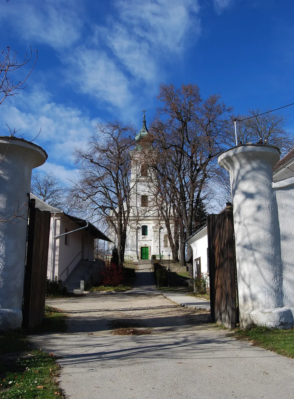 Szent Anna-templom, Bakonycsernye — exterior