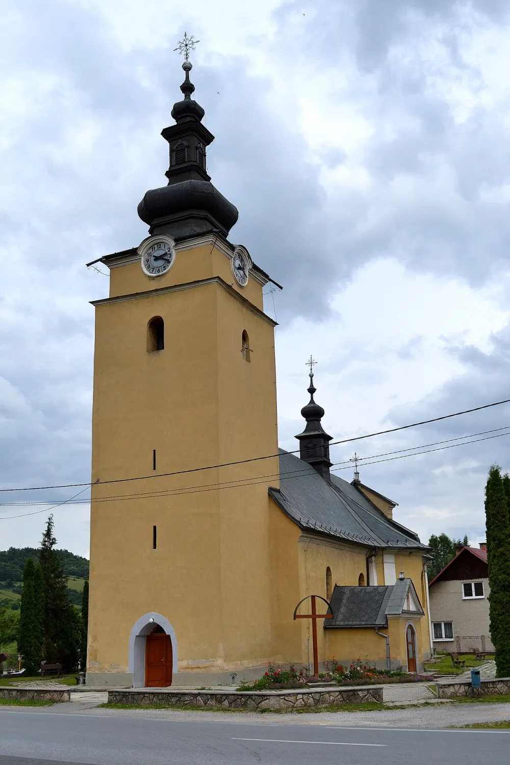 Farský kostol sv. Kataríny Alexandrijskej, Nižné Ružbachy — exterior