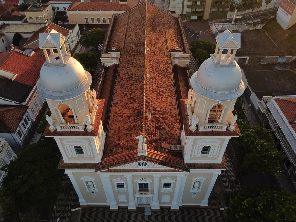 Catedral Nossa Senhora do Amparo, Amparo — exterior