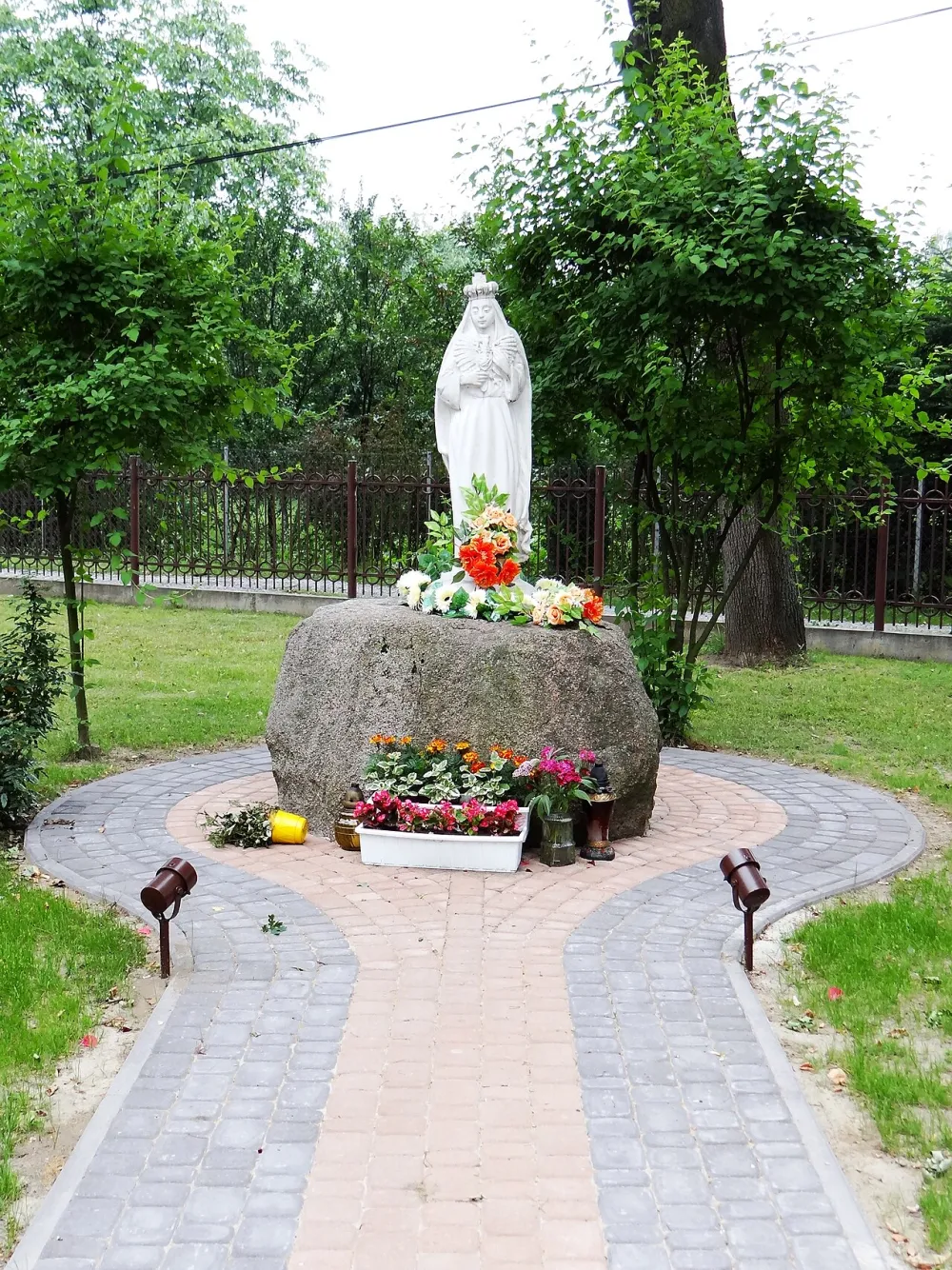 Św. Józefa Oblubieńca NMP, Nisko, Nisko — exterior