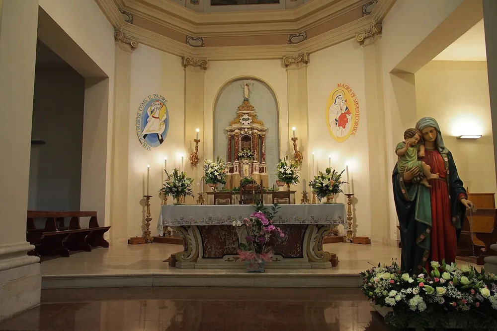 Chiesa di Sant'Apollinare Martire (Lugo, Grezzana), Grezzana — exterior