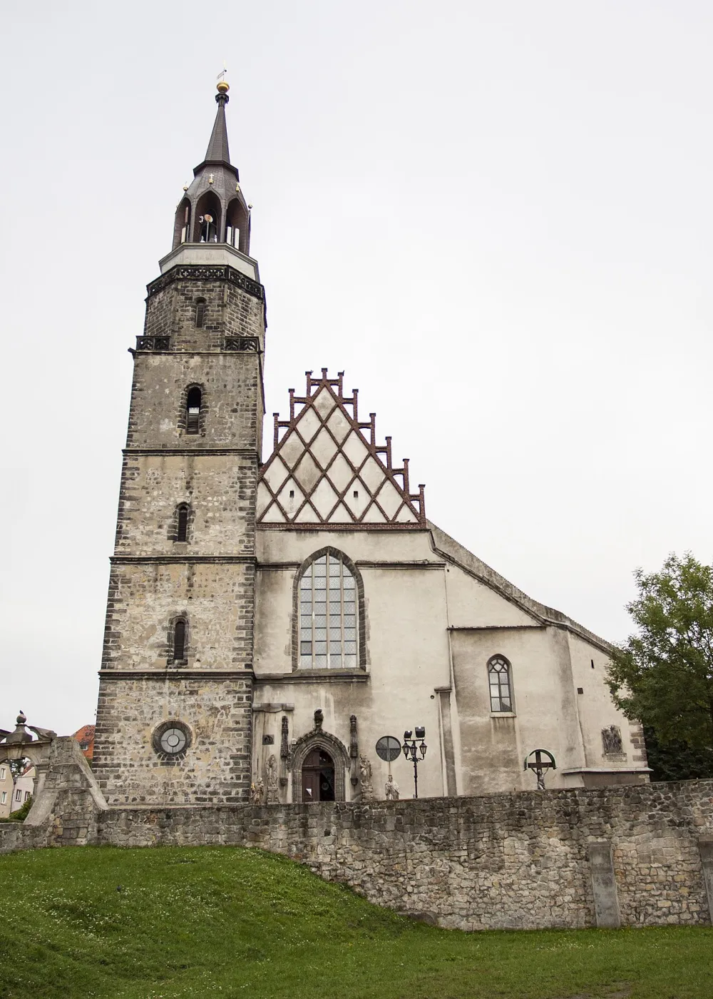 Wniebowzięcia Najświętszej Maryi Panny i św. Mikołaja, Bolesławiec, Bolesławiec — exterior
