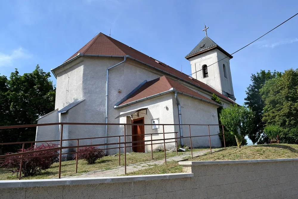 Kostol všetkých svätých, Mýtne Ludany — exterior