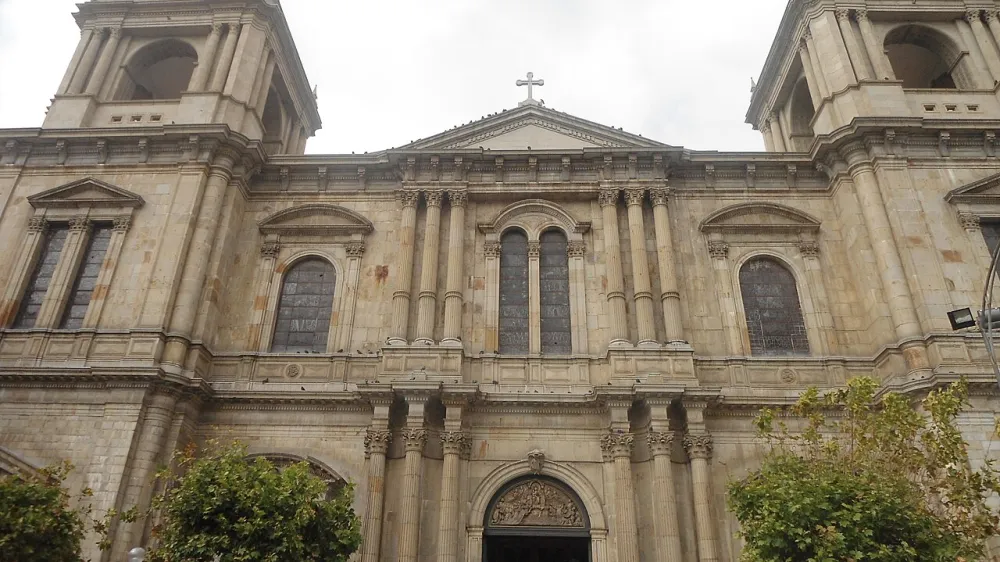 Catedral Basílica Nuestra Señora de La Paz (La Paz), La Paz — exterior