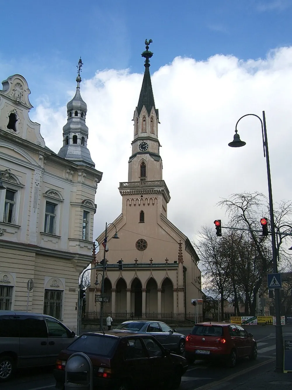 Farský kostol navštívenia Panny Márie, Lučenec — exterior