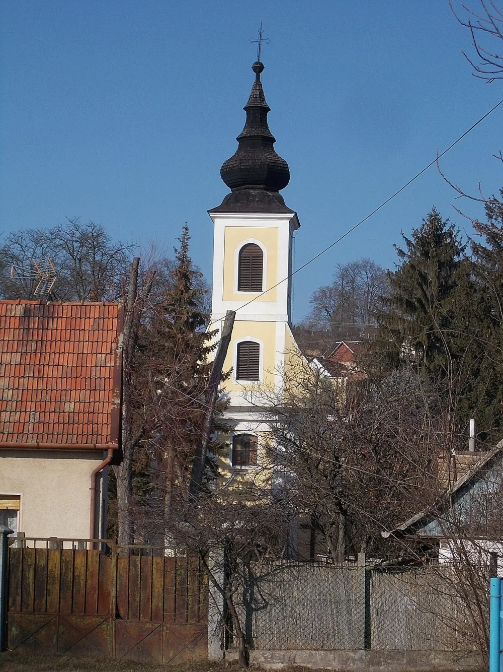 Szentháromság-templom, Aszód — exterior