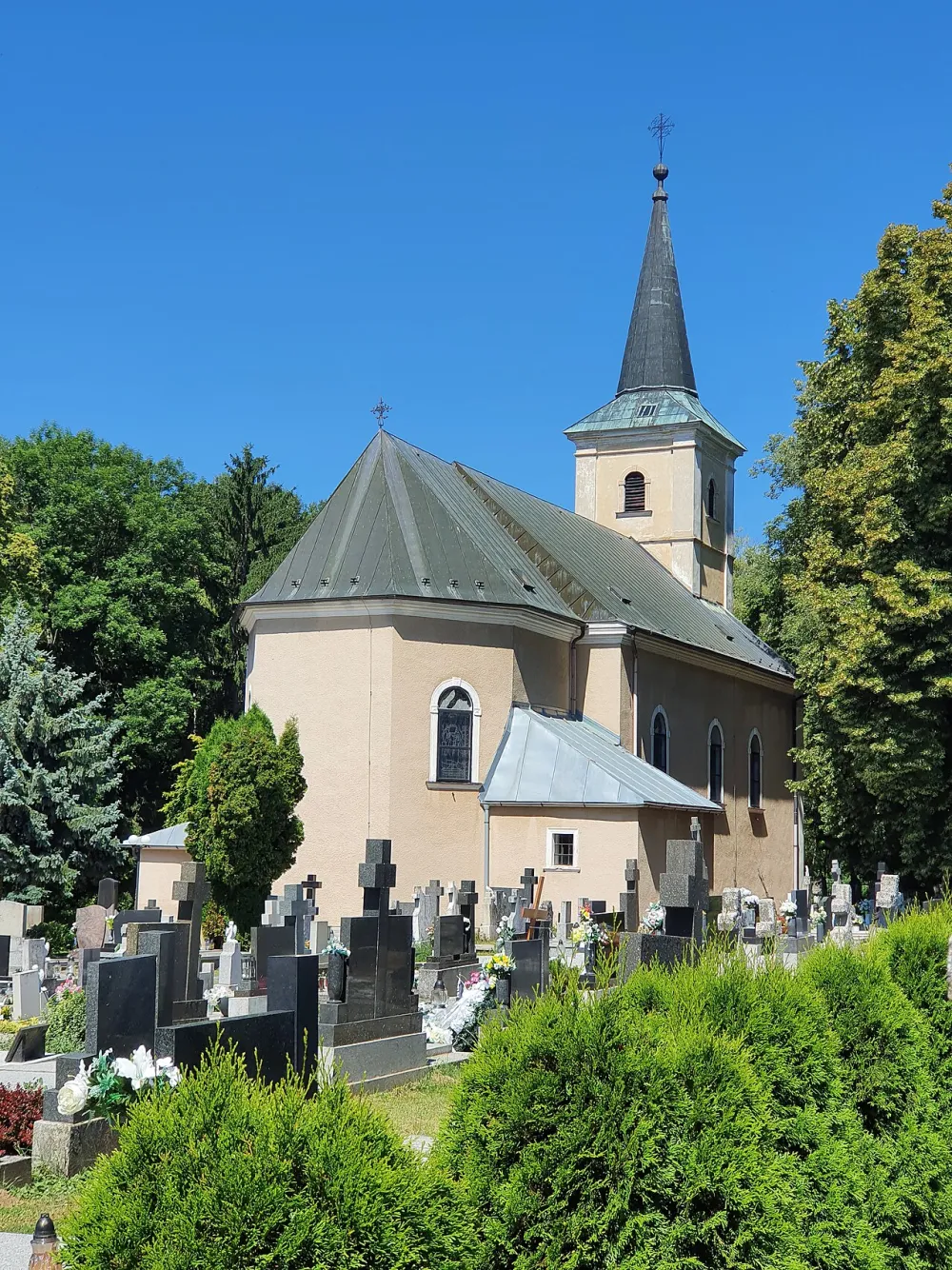 Kostol sv. Štefana Uhorského, Nižná, okres Piešťany — exterior