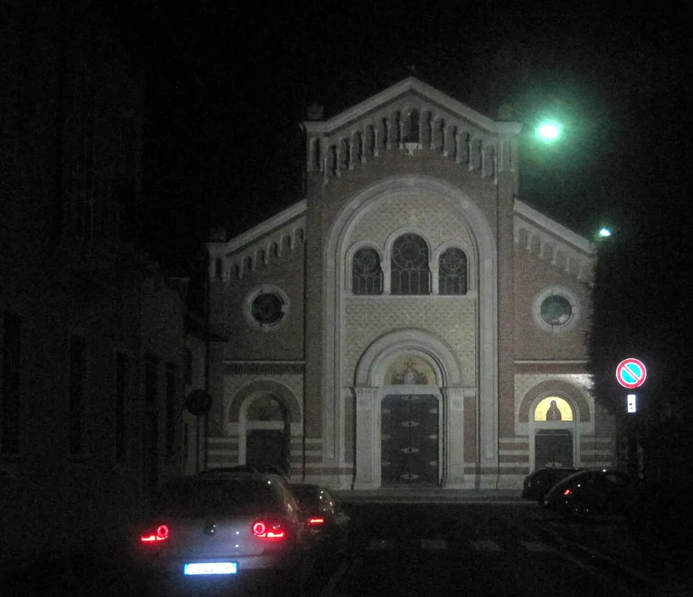 Chiesa del Sacro Cuore (Busto Arsizio), Busto Arsizio — exterior