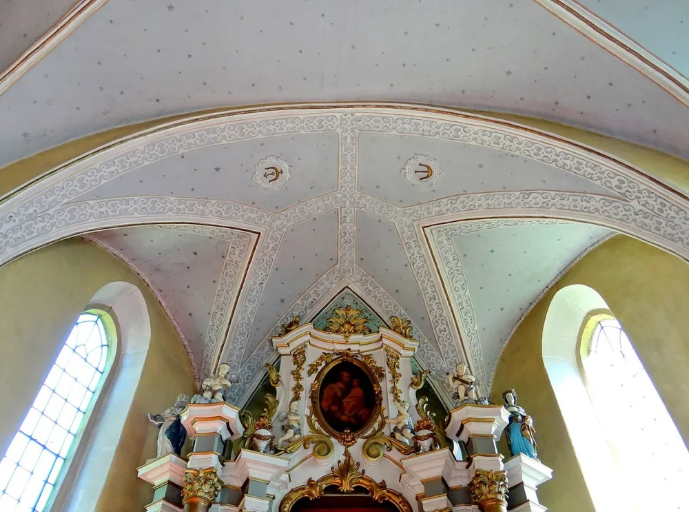 Św. Floriana, Domaniew, Domaniew — exterior
