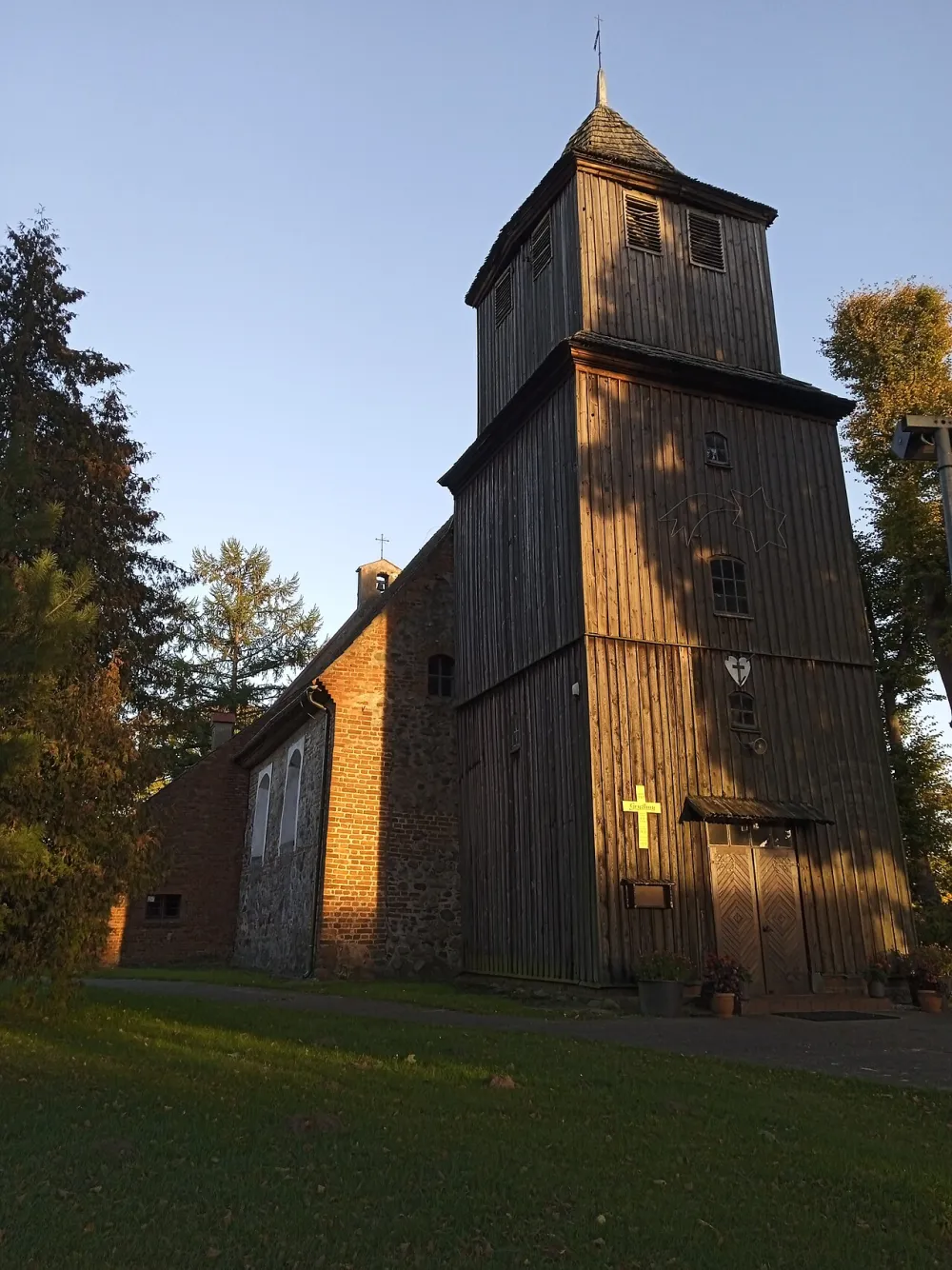 Św. Wawrzyńca, Gryźliny, Gryźliny — exterior