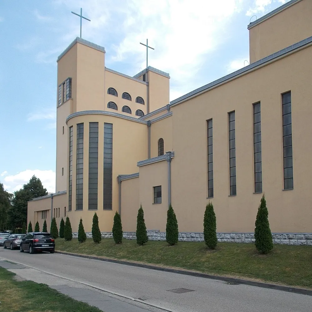 Jézus Szíve-templom, Csorna — exterior