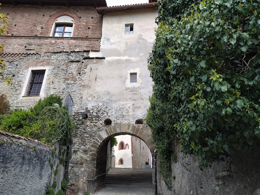 Chiesa dei Santi Giovanni Battista e Pietro (Avigliana), Avigliana — exterior