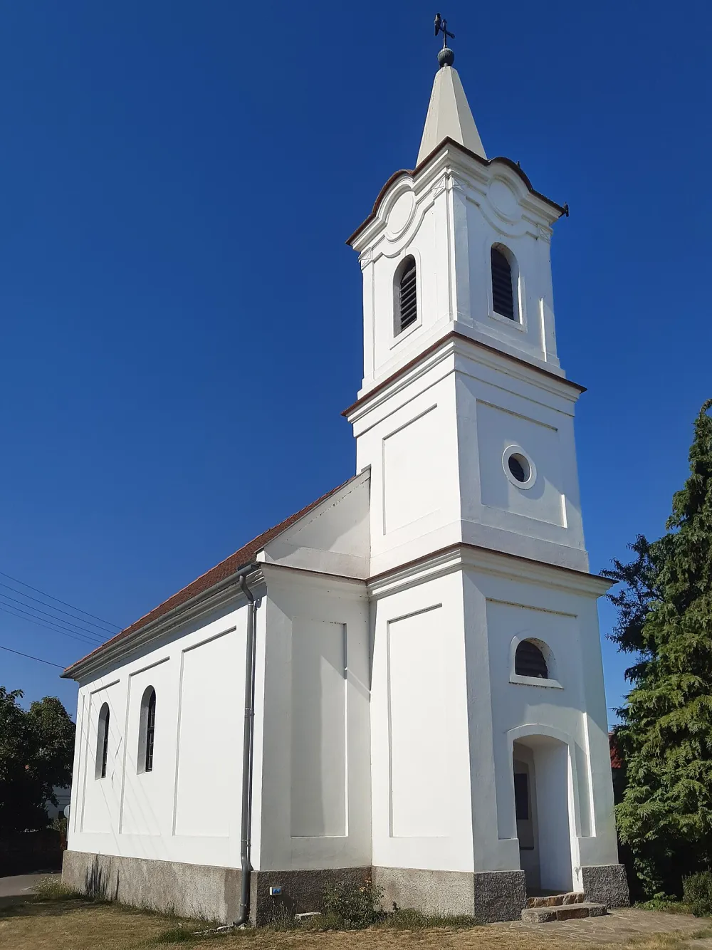 Szent Kereszt felmagasztalása-templom, Balatonakali — exterior