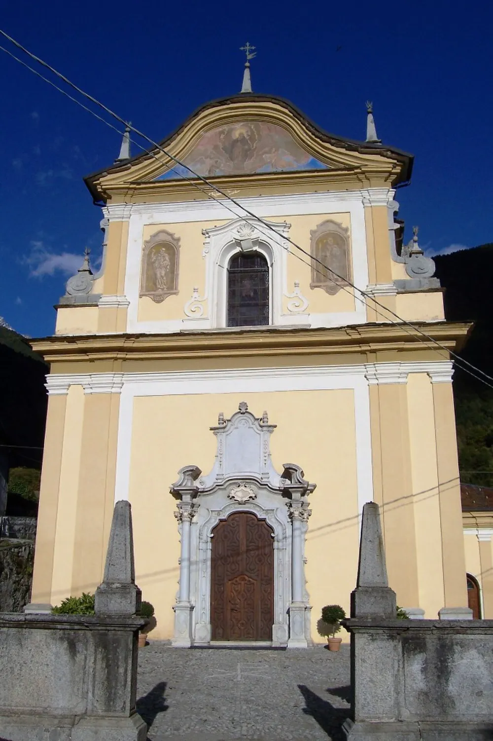 Chiesa di Sant'Antonio Abate (Rino, Sonico), Sonico — exterior