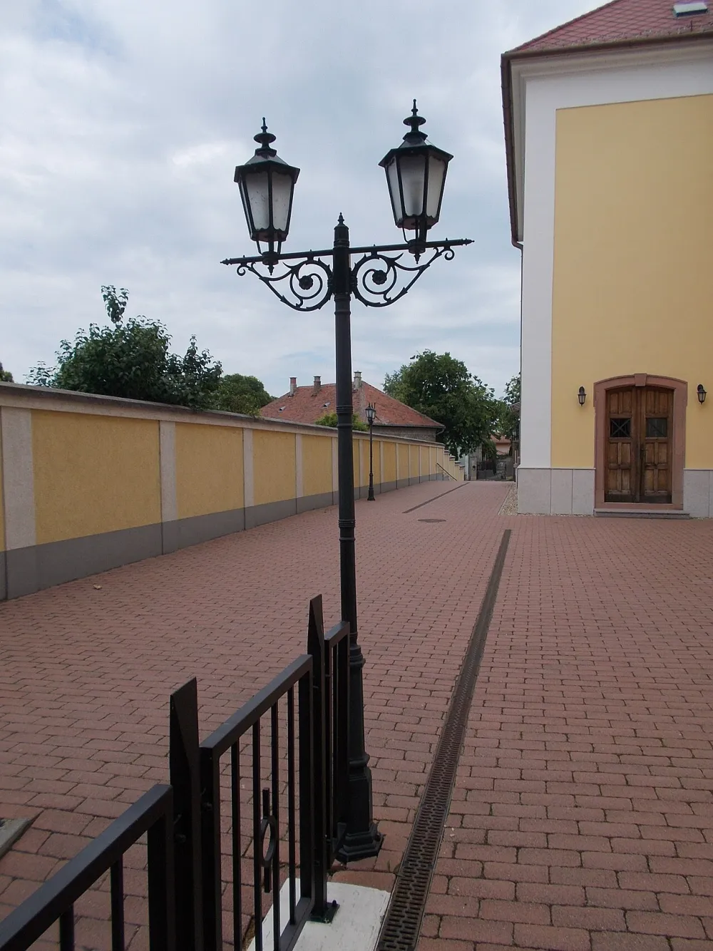Alsóvárosi templom, Kiskunhalas — exterior