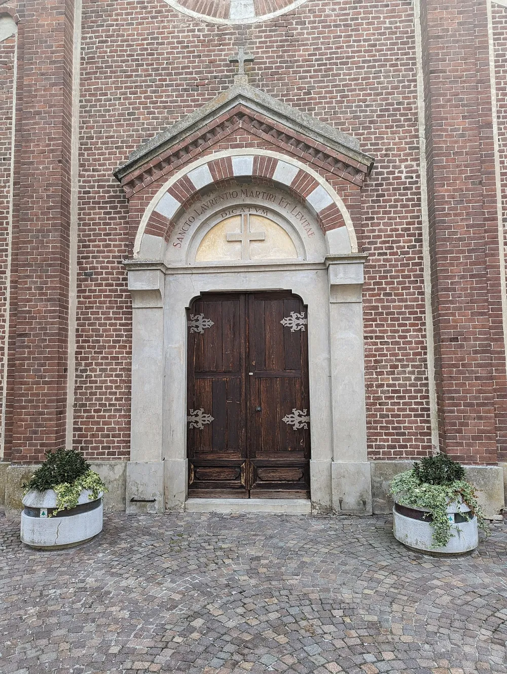 Chiesa di San Lorenzo (Oldenico), Oldenico — exterior