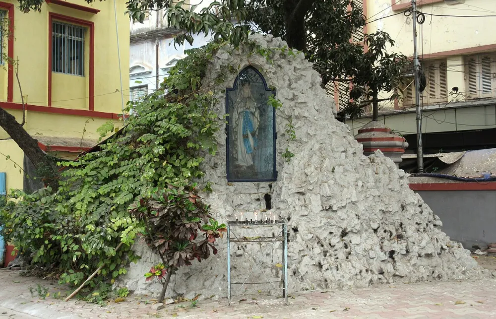 Cathedral of the Most Holy Rosary (Kolkata), Kolkata — exterior