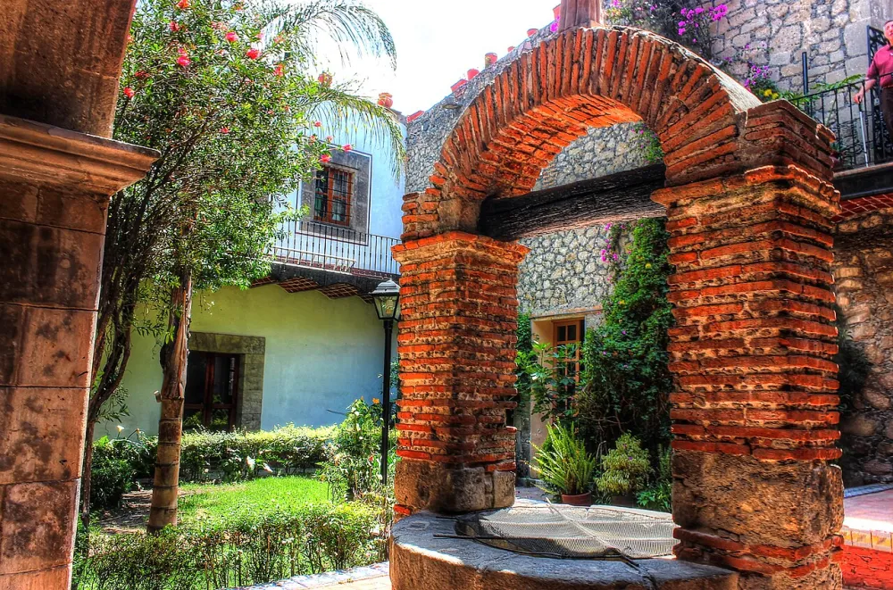 Basílica de Nuestra Señora de Los Remedios, Naucalpan de Juárez — exterior