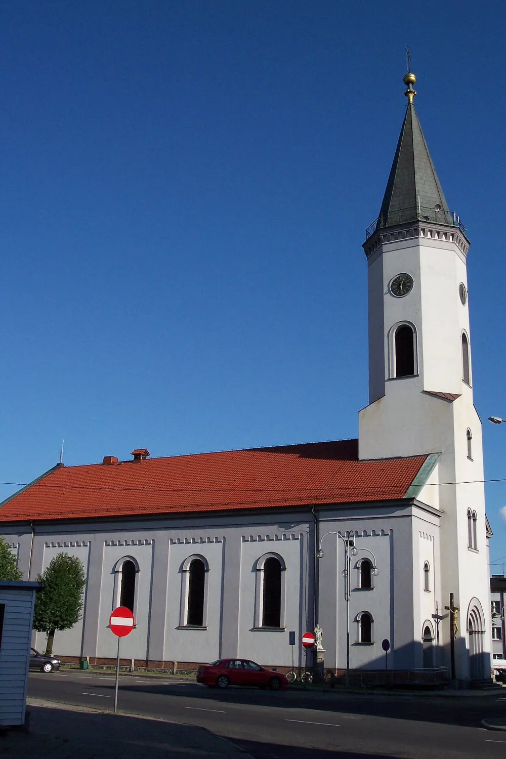 św. Marii Magdaleny, Dobrodzień, Dobrodzień — exterior