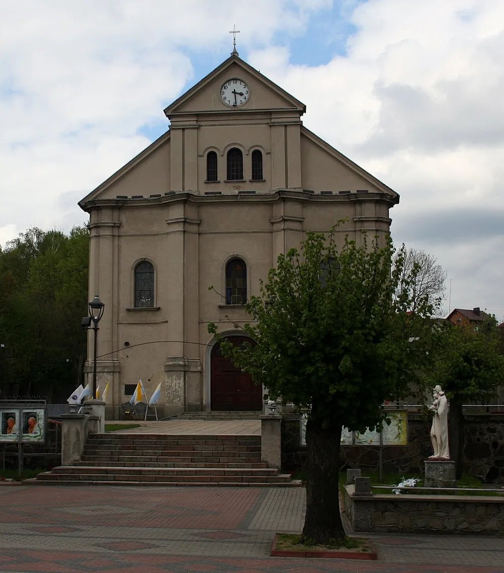 św. Marii Magdaleny, Działoszyn, Działoszyn — exterior
