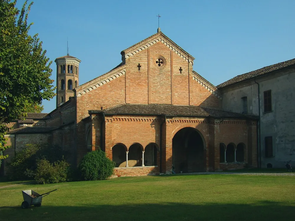 Chiesa di Assunzione della Beata Vergine Maria, Abbadia Cerreto — exterior