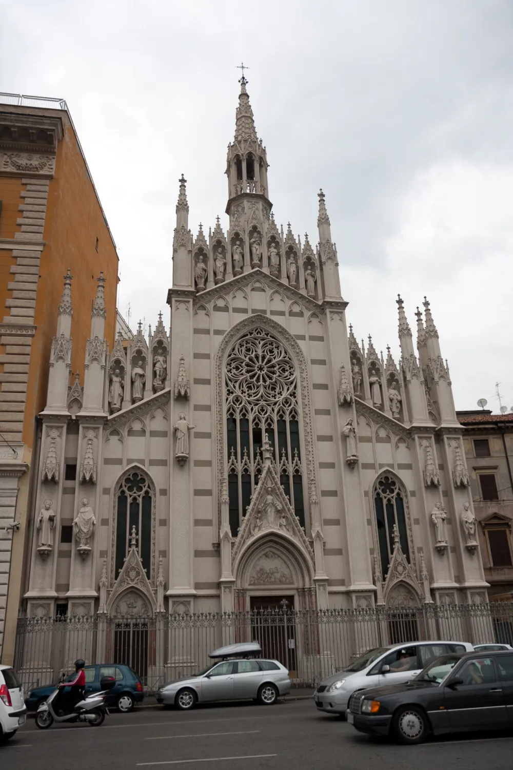 Chiesa del Sacro Cuore di Gesù in Prati, Roma — exterior