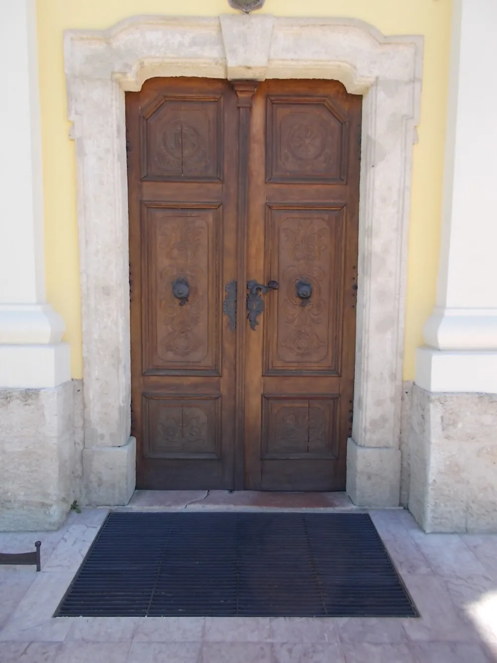 Bicskei templom, Bicske — exterior