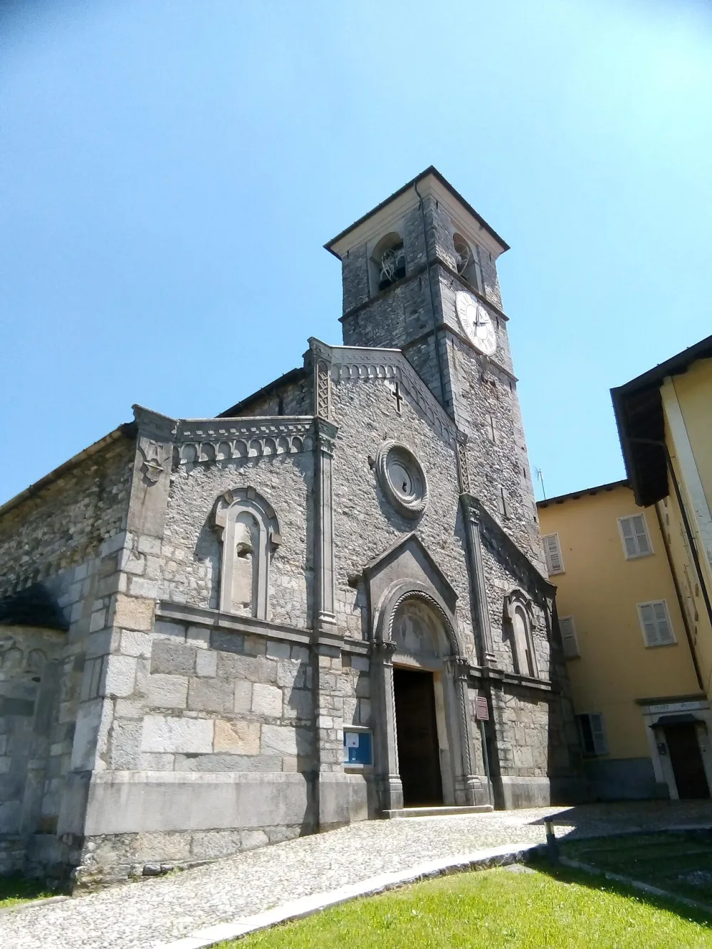 Chiesa di San Vittore Martire (Bedero, Brezzo di Bedero), Brezzo di Bedero — exterior