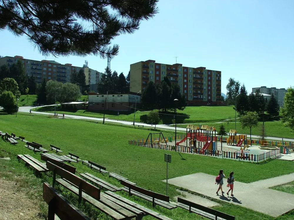 Kostol povýšenia Svätého kríža (Brezovec), Dolný Kubín — exterior